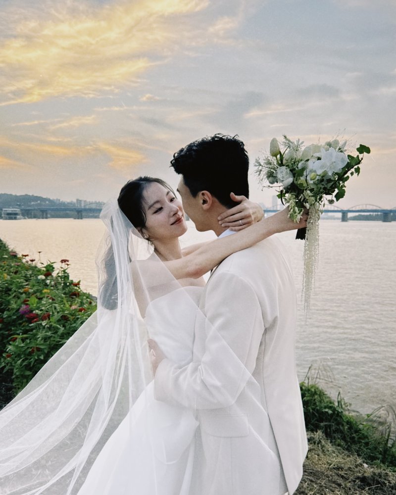 레이디스코드 주니, 내년 결혼…전투기 조종사 남편과 혼인신고