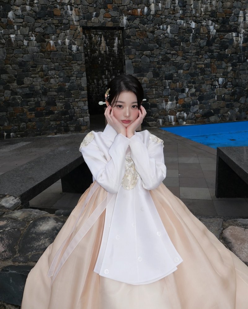 장원영, 비현실적 인형 미모…우아한 한복 자태 [N샷]