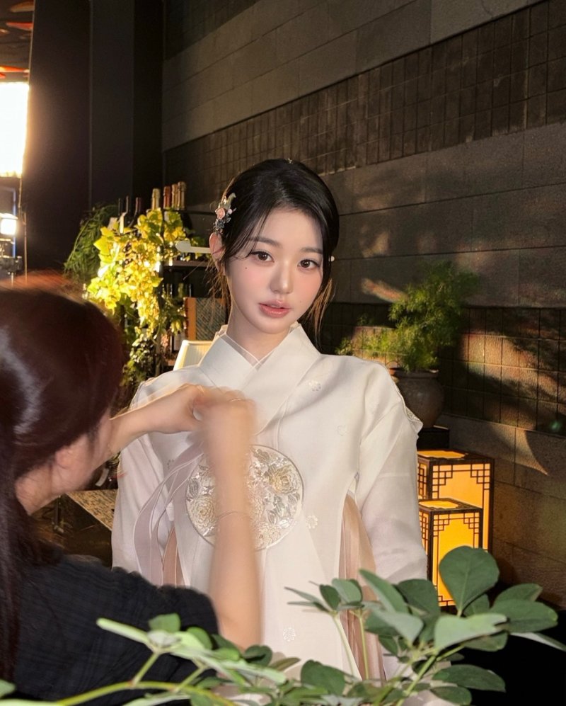 장원영, 비현실적 인형 미모…우아한 한복 자태 [N샷]