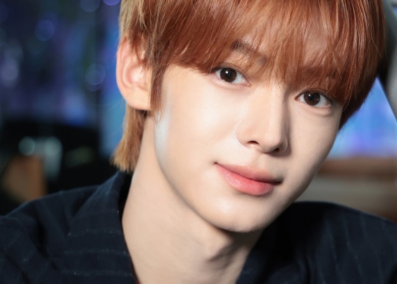 투어스 한진 "데뷔 전 매일 1시간씩 한국어 공부…지금도" [물 건너온 아이돌]①