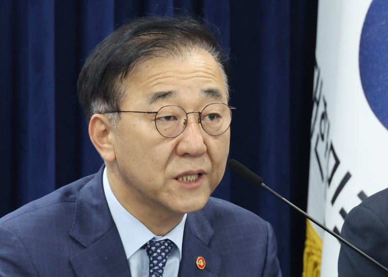 김윤덕 카지노사이트 바카라사이트교통부 장관이 지난 15일 오전 서울 종로구 정부서울청사에서 열린 주택시장 안정화 카지노사이트 바카라사이트 발표에서 발언하고 있다. 뉴시스