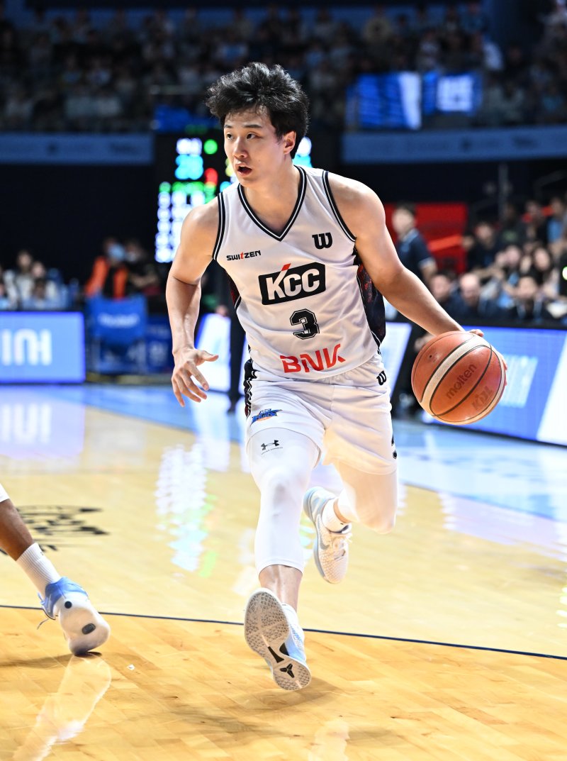 [서울=뉴시스] 프로농구 부산 실시간 바카라사이트의 허웅. (사진=KBL 제공)