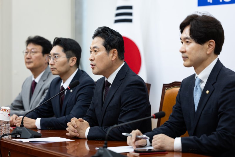 장동혁 국민의힘 대표가 지난 17일 서울 여의도 국회에서 기자간담회를 하고 있다. 2025.10.17/뉴스1 ⓒ News1 유승관 기자