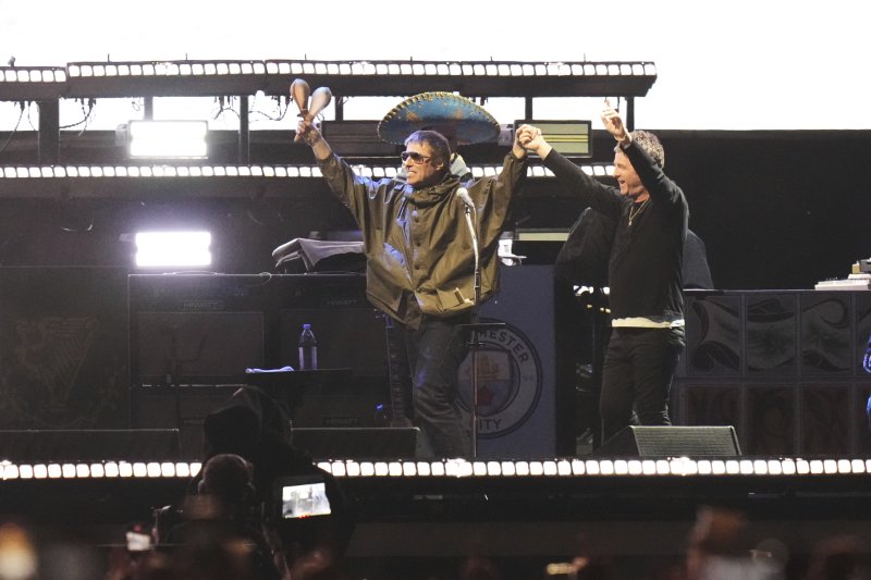 오아시스, 16년 기다림 끝낸다…오늘 내한공연