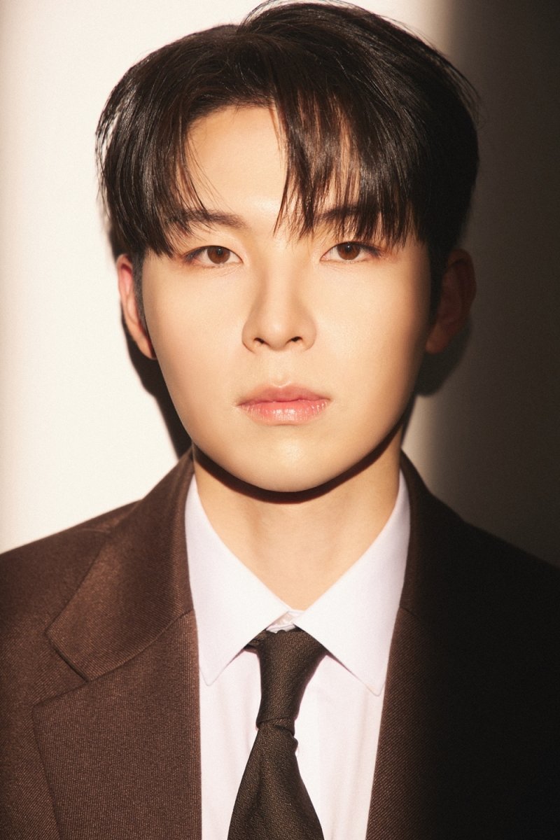 범진, 더블엑스엔터와 장기 재계약 체결 전방위 지원 아끼지 않을 것