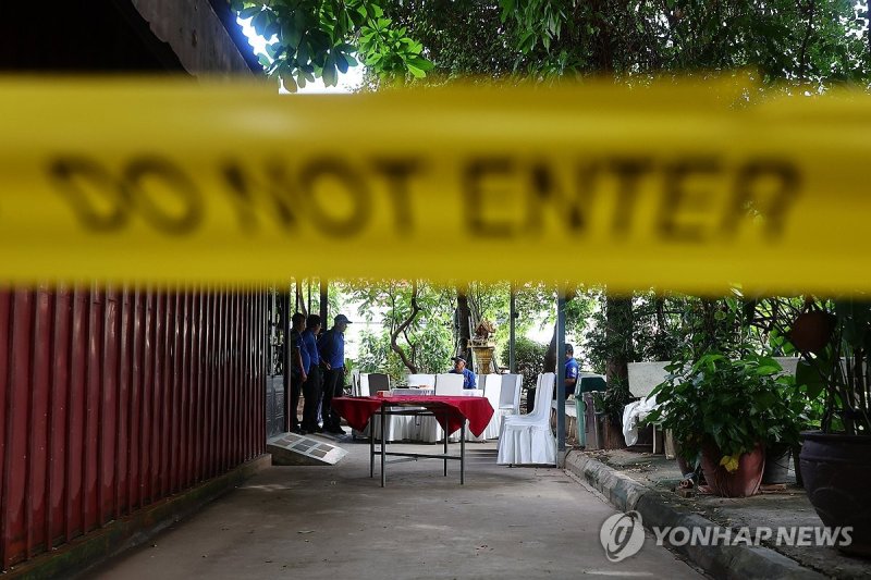 부검 준비로 출입통제 중인 턱틀라사원 안치실 (출처=연합뉴스)