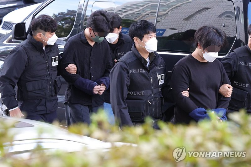 영장실질심사 출석하는 캄보디아 송환 피의자 (출처=연합뉴스)