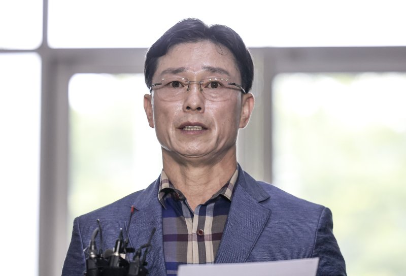 임성근 전 해병1사단장이 지난 8월 11일 서울 서초구 이명현 순직해병 특별검사 사무실로 조사를 받기 위해 출석하며 입장을 밝히고 있다. /사진=뉴시스