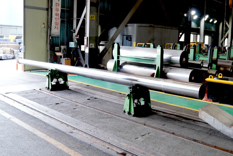 세아창원특수강에서 가공 공정까지 완료된 K방산용 포신 제품. 세아창원특수강제공