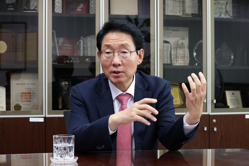 김상훈 국민의힘 '주식 및 디지털자산 밸류업 특별위원회' 위원장이 21일 국회 의원회관 사무실에서 파이낸셜뉴스와 인터뷰를 하고 있다. 사진=박범준 기자