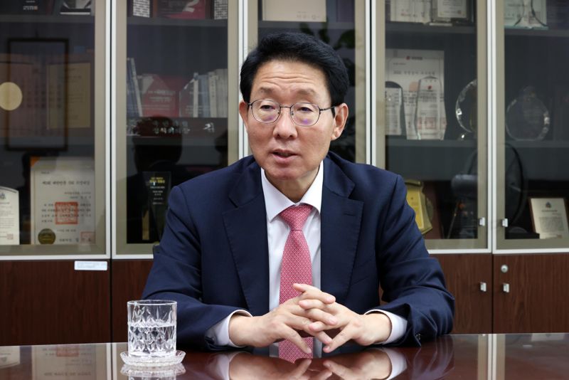 김상훈 국민의힘 '주식 및 디지털자산 밸류업 특별위원회' 위원장이 21일 국회 의원회관 사무실에서 파이낸셜뉴스와 인터뷰를 하고 있다. 사진=박범준 기자