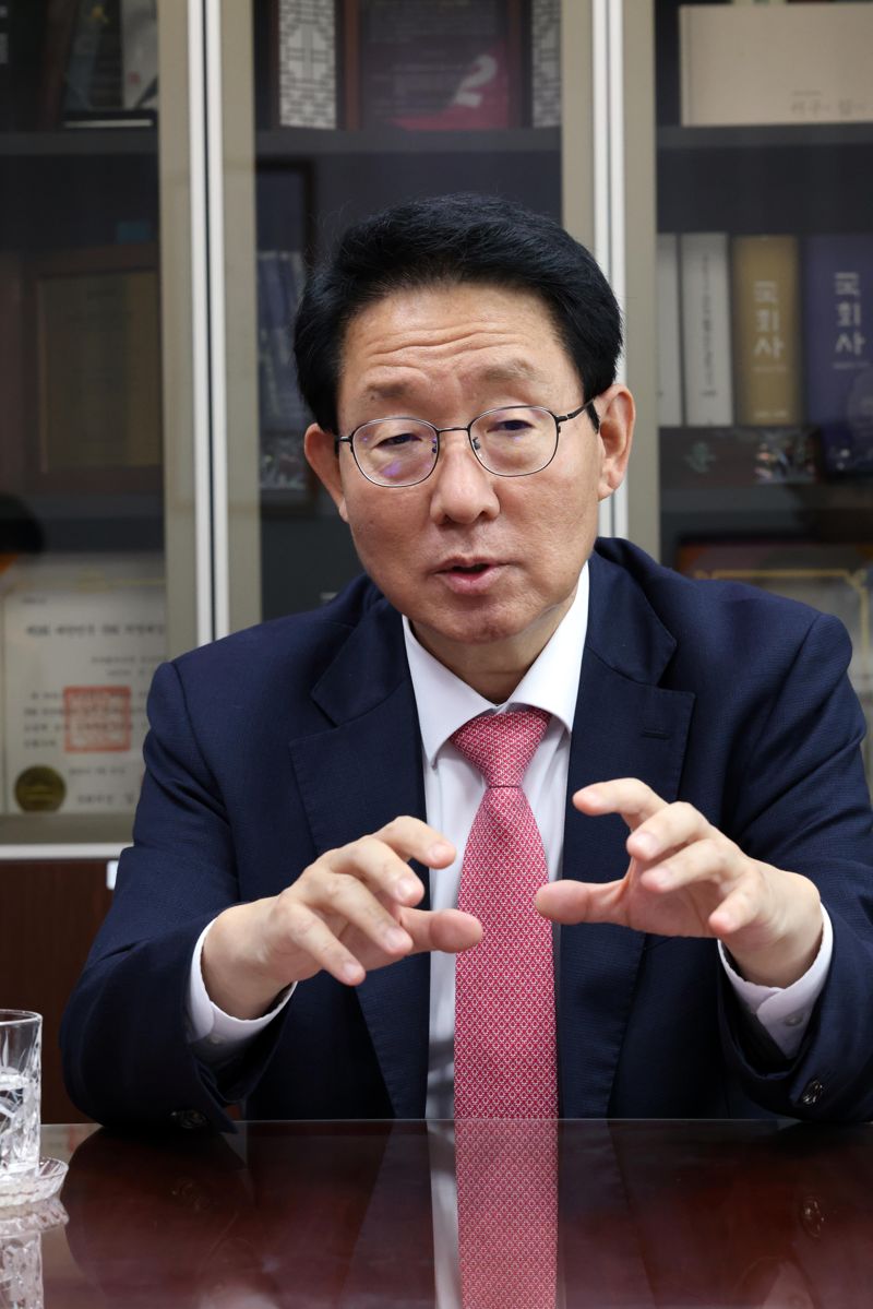 김상훈 국민의힘 '주식 및 디지털자산 밸류업 특별위원회' 위원장이 21일 국회 의원회관 사무실에서 파이낸셜뉴스와 인터뷰를 하고 있다. 사진=박범준 기자