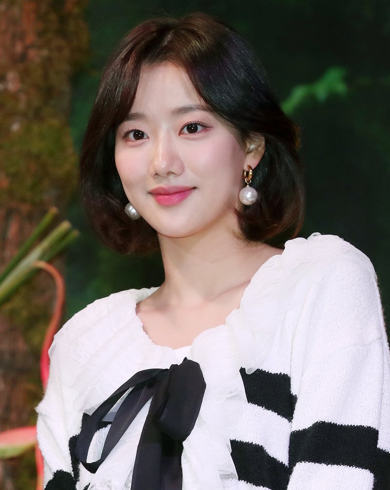 이나은, '왕따 논란' 후 6년 만의 공식석상 긴장되지만 설레는 마음