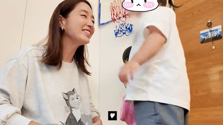 이민정, 딸 서이 등장에 애교 폭발…"내 가방도 뺏겨"