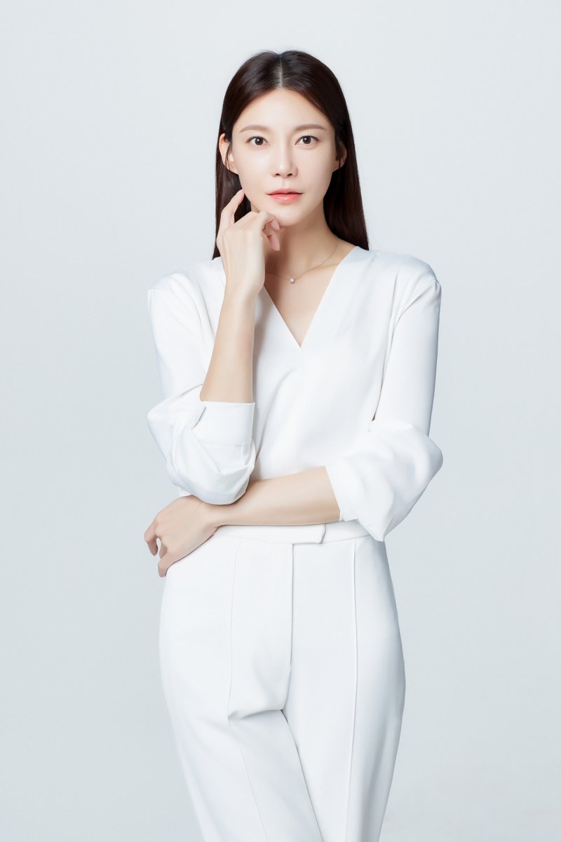 차예련, HB엔터 재계약…오랜 시간 두터운 신뢰