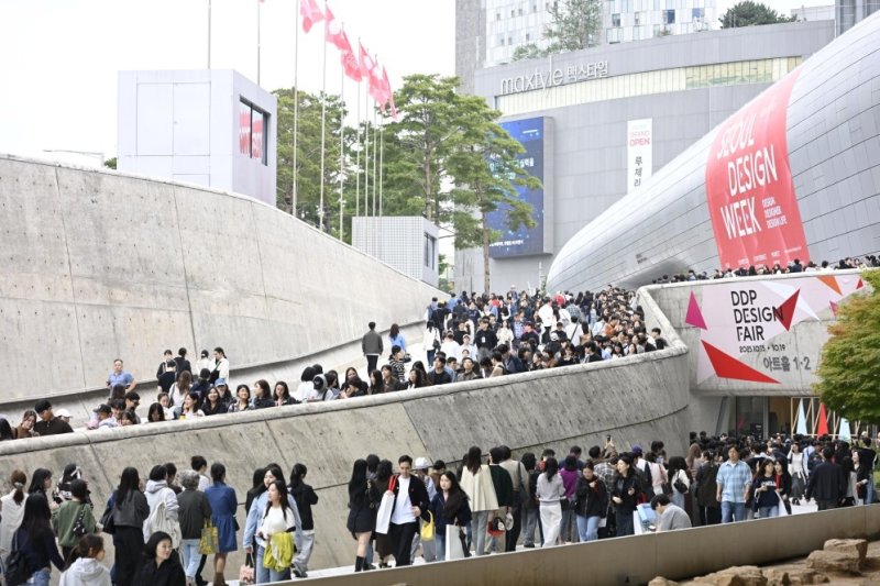 서울디자인위크가 열린 DDP 외부 모습 (출처=연합뉴스)
