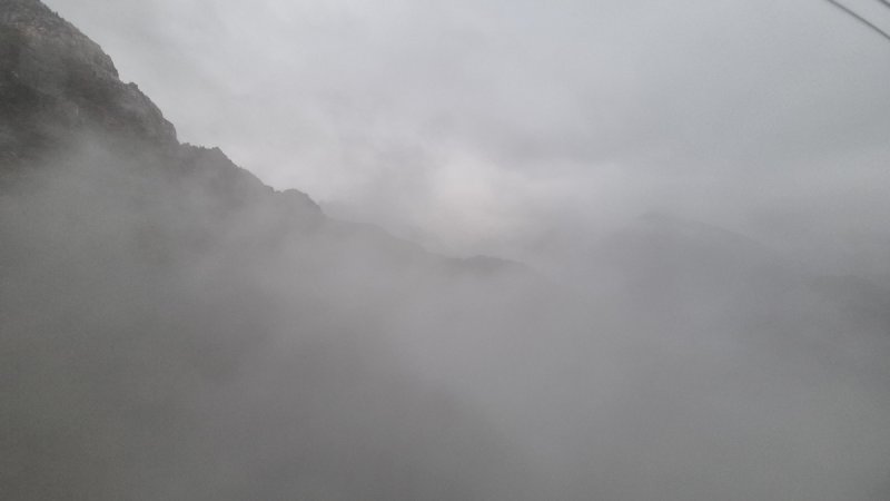 운해에 가로막힌 설악산 풍경 (출처=연합뉴스)