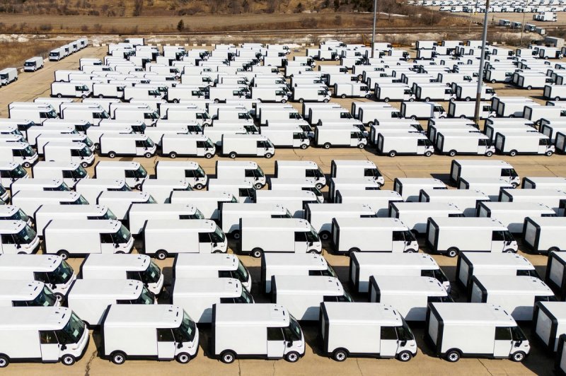 캐나다 온타리오주 GM 공장 인근에 주차된 전기 밴 브라이트드롭 (출처=연합뉴스)