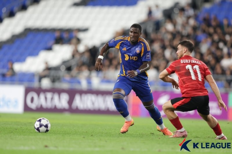 말컹의 9월 17일 청두와의 경기 모습 (출처=연합뉴스)