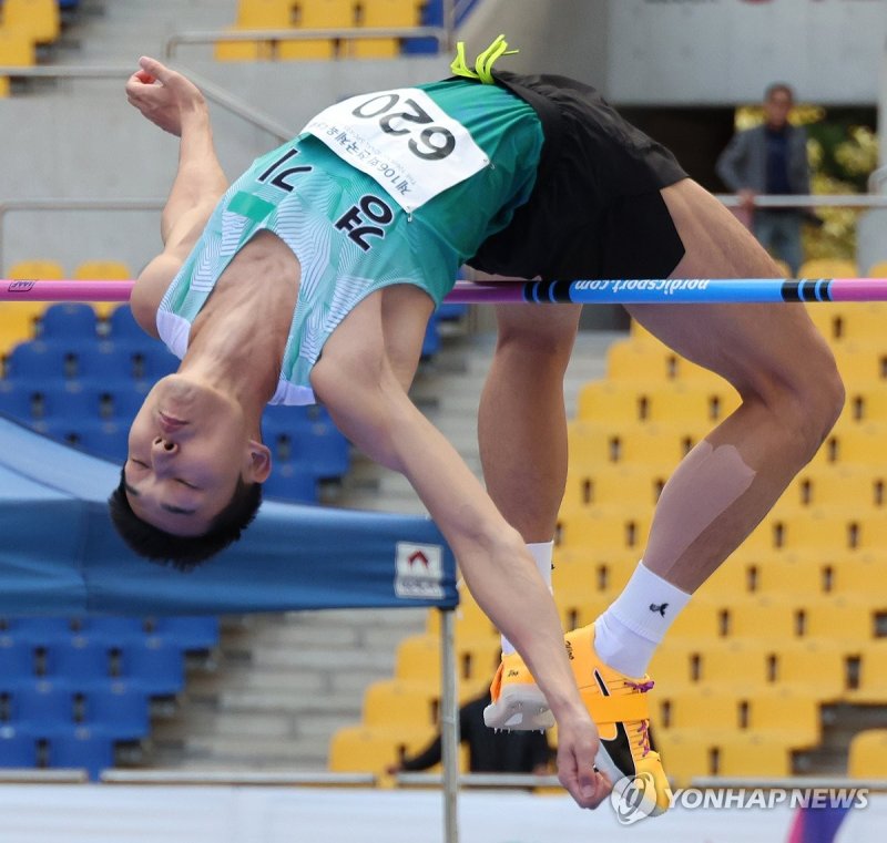 우상혁의 우아한 점프 (출처=연합뉴스)