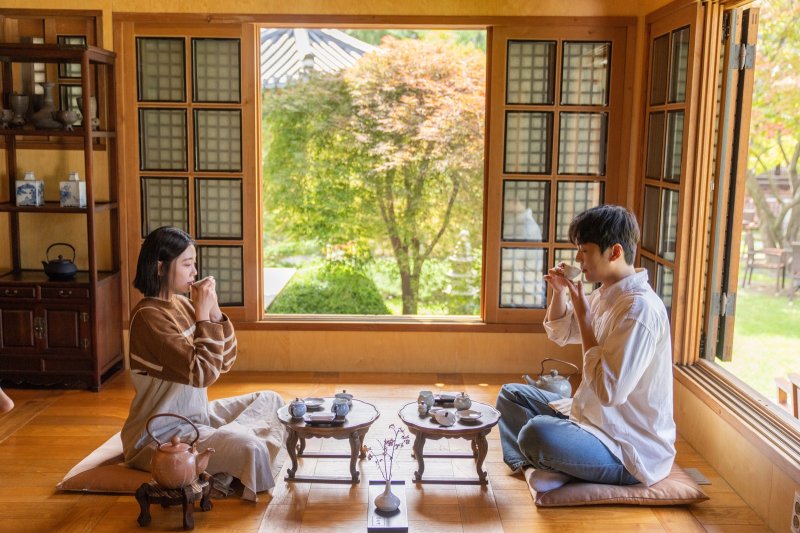 가을정취 물씬 풍기는 강원랜드 운암정 카페.(사진=강원랜드 제공) *재판매 및 DB 금지