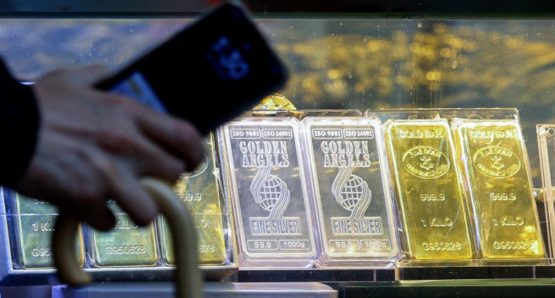 서울 종로구 한 금은방에 금과 은 제품들이 진열돼 있는 모습. 2025.10.13/뉴스1 DB ⓒ News1 이호윤 기자