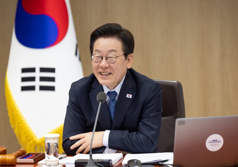 이재명 대통령이 21일 서울 용산 대통령실 청사에서 열린 국무회의에서 발언하고 있다. (대통령실 제공. 재판매 및 DB 금지) 2025.10.21/뉴스1 ⓒ News1 이재명 기자