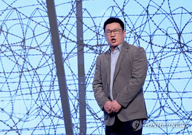 북한인권대회 참석한 김강 전 주러 북한 외교부 부대표 (출처=연합뉴스)