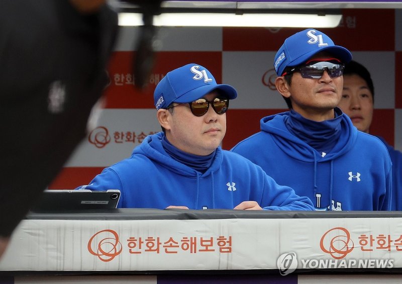 선수들 바라보는 박진만 감독 (출처=연합뉴스)