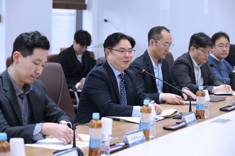 목성호 지식재산처장 직무대리(왼쪽 두번째)가 인사말을 하고 있다. (지식재산처 제공.재판매 및 DB금지)/뉴스1