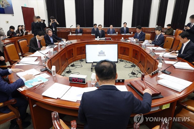 정보위원회 전체회의 (출처=연합뉴스)