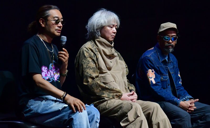 [광주=뉴시스] 김혜인 기자 = 22일 오후 광주 국립아시아문화전당에서 양정웅 연출가(왼쪽부터), 장영규 음악감독, 김보람 엠비규어스댄스컴퍼니 안무가가 판소리연작 시리즈 '제비노정기-시리렁 시리렁' 사전 공연을 마친 뒤 취재진의 질문에 답하고 있다. 2025.10.22. hyein0342@newsis.com