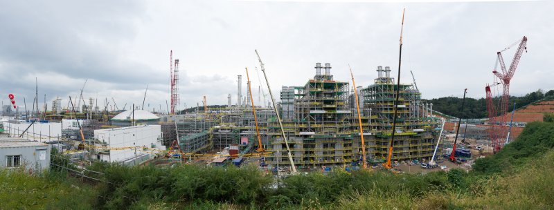 에쓰오일 샤힌 프로젝트 건설 현장. 원유를 정제해서 석유화학 원료를 생산하는 TC2C, 높이 118미터의 프로필렌 분리타워, 연간 180만톤의 에틸렌을 생산하는 스팀크래커 등이 자리를 잡고 있다(에쓰오일 제공). ⓒ News1 박주평 기자