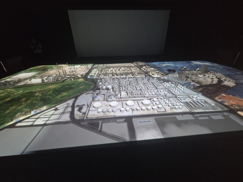 에쓰오일 홍보관에 마련된 울산 공장 축소 모형. 2025.10.22/뉴스1 ⓒ News1 박주평 기자