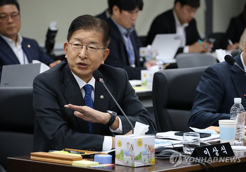 질의하는 이상식 의원 (출처=연합뉴스)