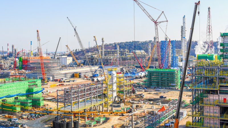 울산시 온산국가산업단지에서 에쓰오일 샤힌 프로젝트가 내년 상반기 완공을 목표로 순조롭게 공사가 진행되고 있다. 에쓰오일 제공