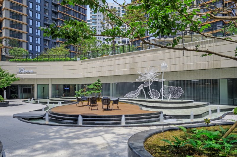 '래미안 원펜타스' 선큰정원 전경.