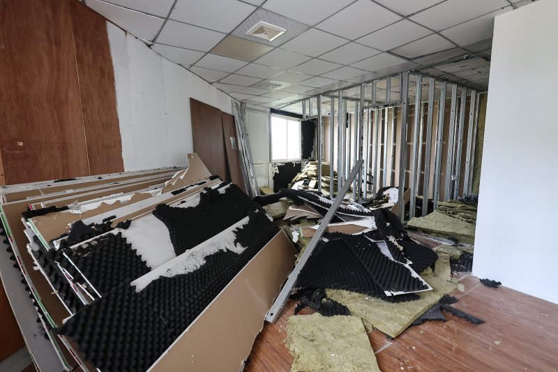 22일(현지시간) 캄보디아 프놈펜 외곽 온라인스캠 범죄로 단속된 건물의 모습. 2025.10.22/뉴스1 ⓒ News1 김도우 기자