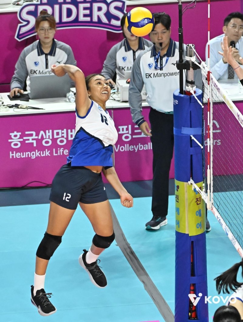 공격하는 현대건설의 자스티스 (출처=연합뉴스)