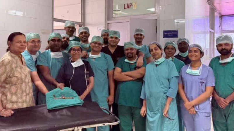 “밥도 못 먹을 만큼 아파” 병원 찾은 남성, 뱃속에서 나온 것은... 충격