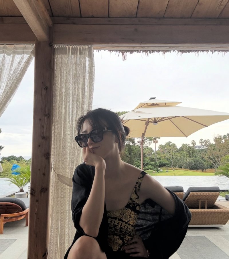 38세 박하선 제주도서 미모 자랑…완벽 수영복 자태