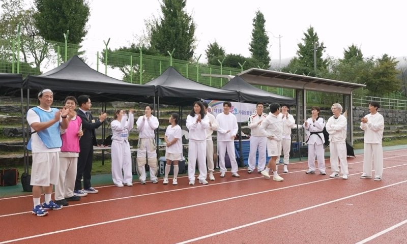 '나혼산' 멤버 16인 한 자리에…가을 운동회 개최→승리욕 폭발