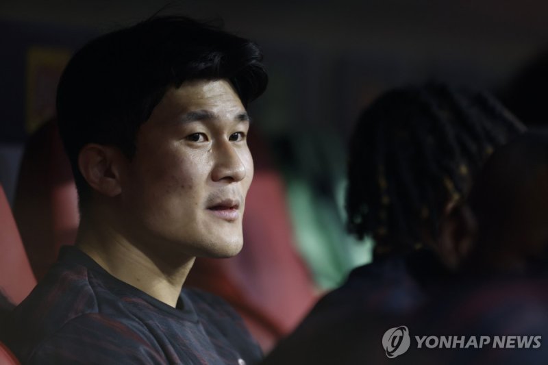 벤치의 김민재 (출처=연합뉴스)