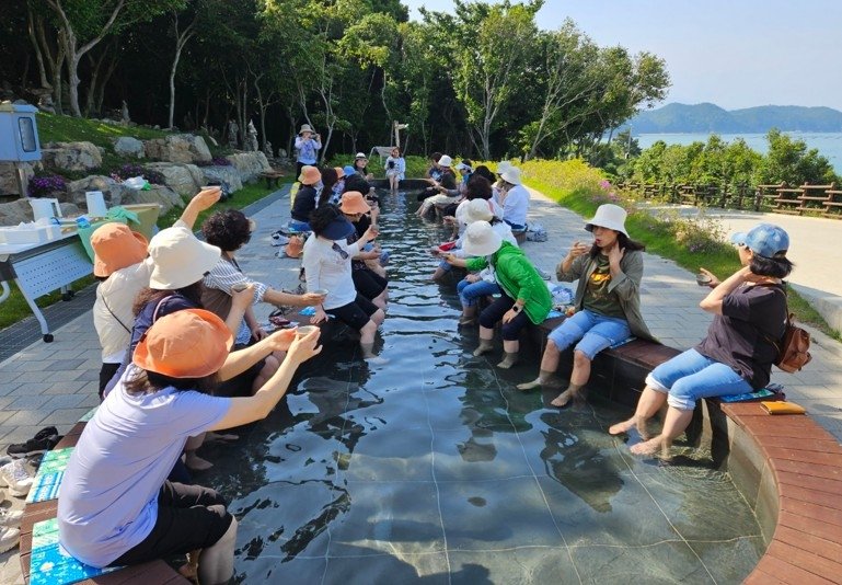 족욕 체험 (출처=연합뉴스)