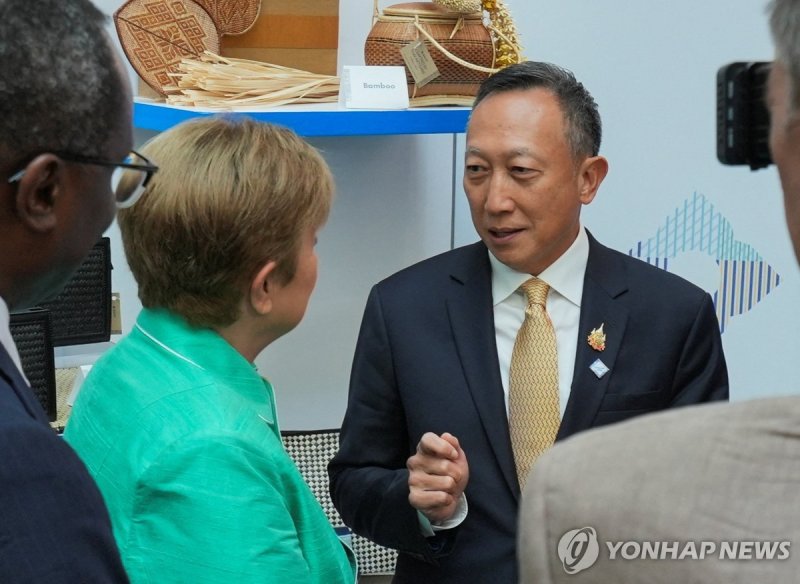 보라팍 태국 재무부 차관(오른쪽).연합뉴스