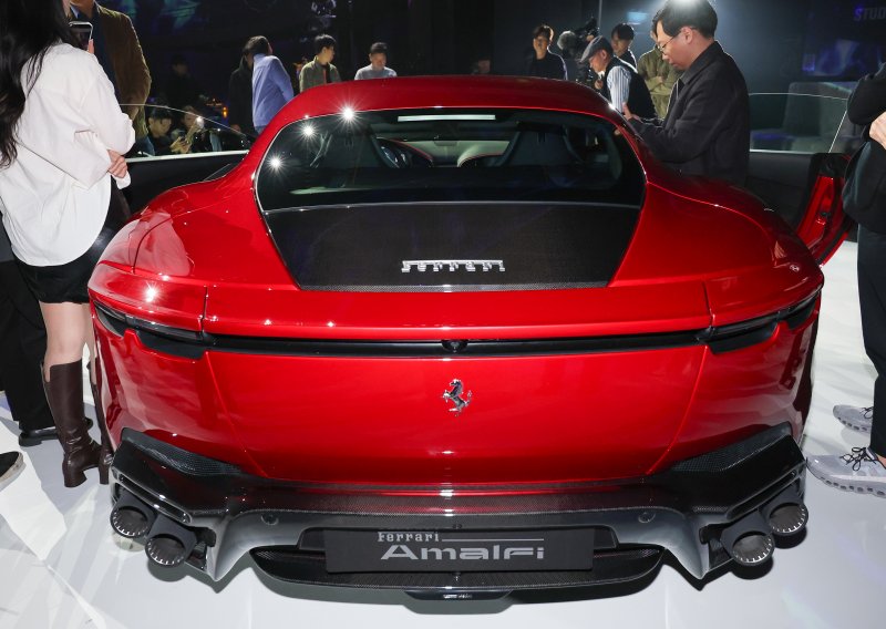 페라리, 640마력 '괴물카' 아말피 국내 출시…시동 물리버튼 부활