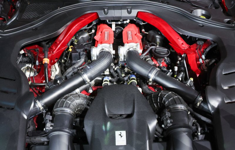 페라리, 640마력 '괴물카' 아말피 국내 출시…시동 물리버튼 부활