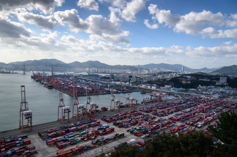 부산항 북항 감만·신선대부두 전경 (출처=연합뉴스)