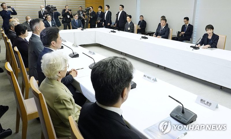 납북 피해자 가족 만난 다카이치 일본 총리 (출처=연합뉴스)