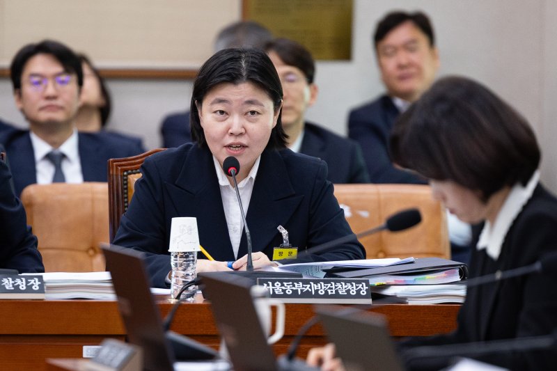 임은정 서울동부지검장이 23일 서울 여의도 국회에서 열린 법제사법위원회의 서울고등검찰청 등에 대한 국정감사에서 의원 질의에 답하고 있다. 2025.10.23/뉴스1 ⓒ News1 유승관 기자